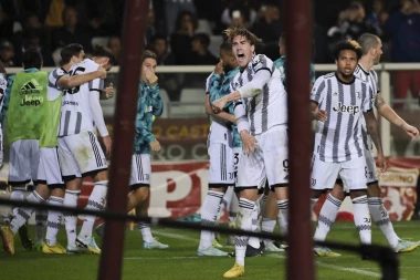 INCIDENT U TORINU: Vlahovića vukli za uši, Srbin nije ostao dužan, hteo da se bije sa rivalom! (VIDEO)