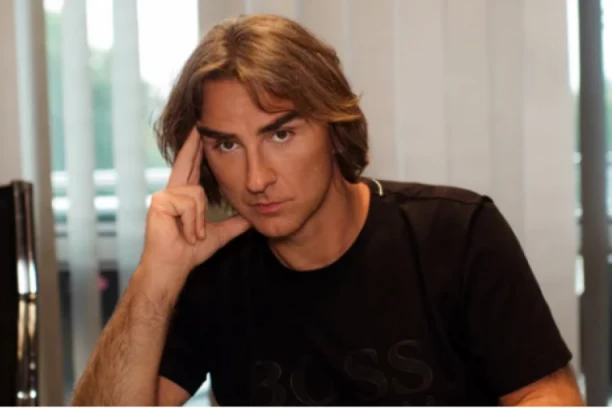 OTVORENO PISMO ŽELJKA MITROVIĆA ZDRAVKU PONOŠU: Sram vas bilo i stidite se zakletve koju ste dali pred srpskom zastavom!