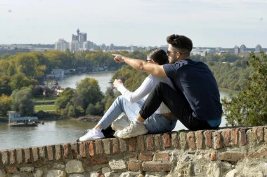 MERI JE MUŽ ZA GODIŠNJICU BRAKA DOVEO U BEOGRAD: Zbog ove scene na Kalemegdanu nisu mogli da dođu sebi