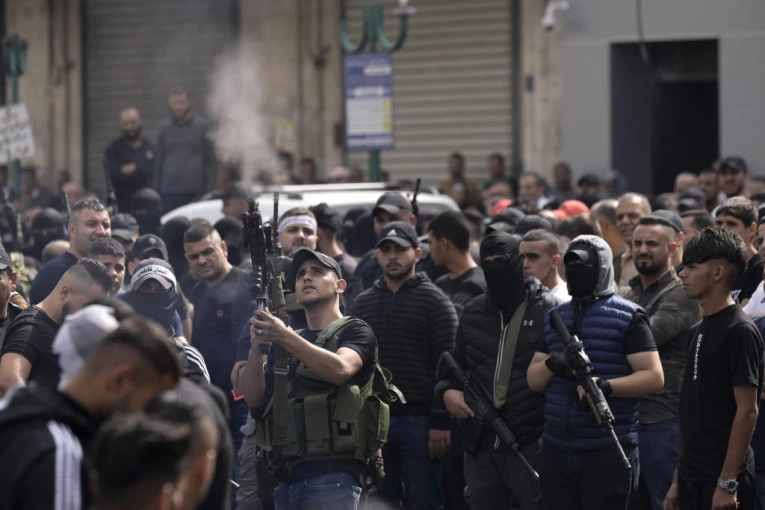 IZRAEL SPREMAN ZA KOPNENU OPERACIJU U POJASU GAZE! Palestinska enklava totalno izlovana, u nju ne stžu NI VODA, NI HRANA, NITI LEKOVI!