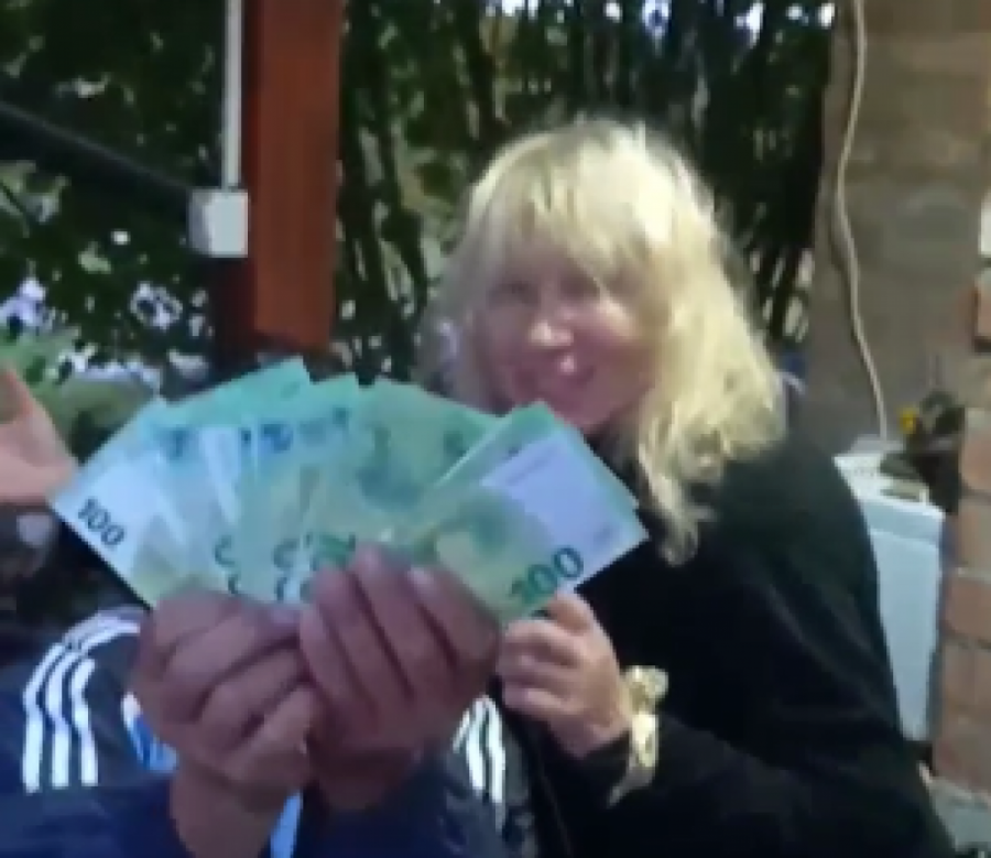 Napravila rusvaj! Topčagićka se napila usred bela dana NADA HALUCINIRA