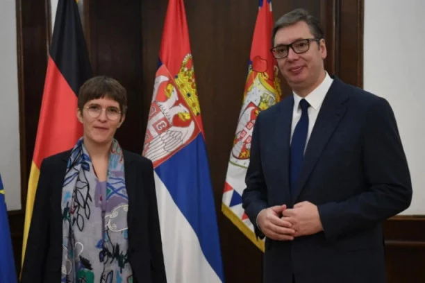SRBIJA NASTAVLJA DA PROMOVIŠE POLITIKU MIRA: Predsednik Vučić se sastao sa Anom Lirman (FOTO)