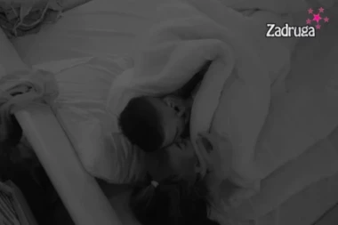 VRELA AKCIJA ISPOD POKRIVAČA: Maja Marinković prvo ljubomorisala Bilalu, pa mu se potpuno prepustila! (VIDEO)