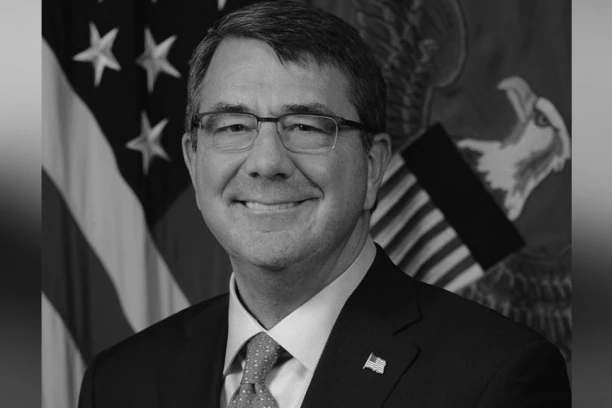 PREMINUO BIVŠI ŠEF PENTAGONA: Doživeo srčani udar tokom noći!