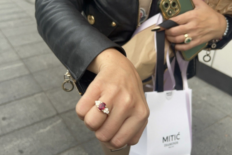 Jovana Jeremić dobila prsten