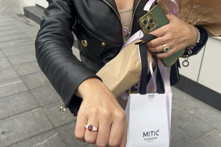 Jovana Jeremić dobila prsten