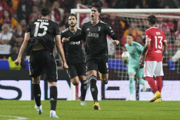 KOŠMAR VLAHOVIĆA I KOSTIĆA NA "LUŽU": Juventus ELIMINISAN iz Lige šampiona, Dinamo NAPUNJEN na "Maksimiru"! (VIDEO, FOTO)