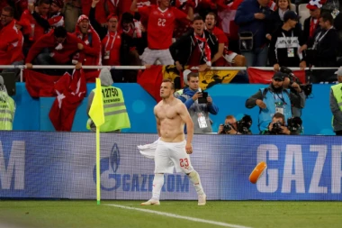 HRANI DŽUKELU DA TE UJEDE: Srpski lekari spasili Šaćirijevu nogu, a on našem narodu vraća sramnim provokacijama