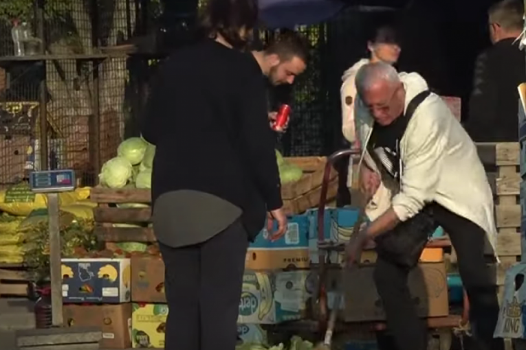 Era Ojdanić čisti na pijaci