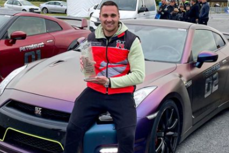 Novi dečko Ive Grgurić, Nemanja Petošević