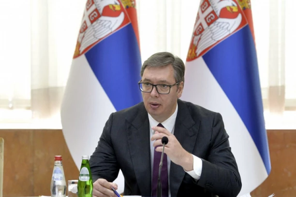 PREDSEDNIK VUČIĆ SE NA KRATKO OBRATIO IZ BRISELA: Pred nama su besane noći, svima je jasno ko želi mir i stabilnost