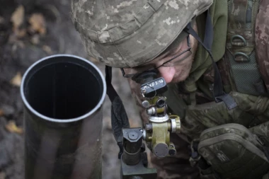 VAGNEROVAC POGOĐEN SNAJPEROM! Jedna STVAR mu izvukla živu glavu, isplivao snimak UŽASNOG incidenta iz Bahmuta (VIDEO)