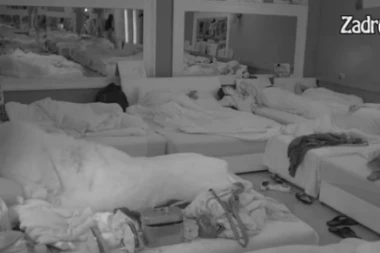 TRESLI SE ZIDOVI BELE KUĆE: Maja i Bilal se prepustili strastima, uzdasi se prolamali spavaćom sobom! (VIDEO)