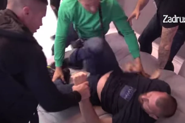 MILJANU VRAČEVIĆU PALA ROLETNA: Zaleteo se na Ivana Marinkovića, obezbeđenje reagovalo munjevitom brzinom! (VIDEO)