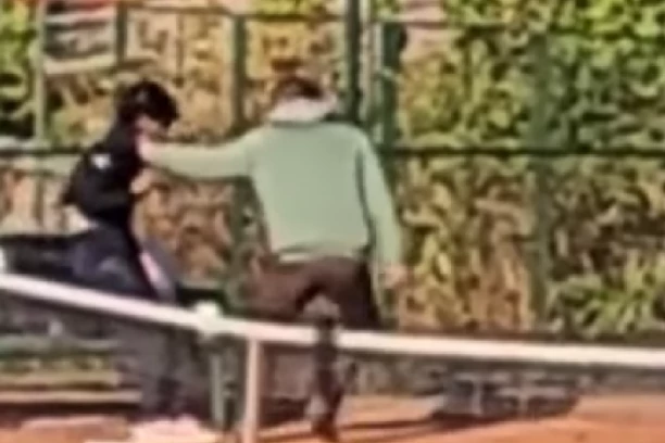 SRAMNA ODBRANA OCA KOJI JE TUKAO ĆERKU NA TENISKOM TERENU: ''To je u Kini NORMALNO''!