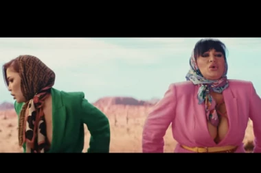 ŠOK VIDEO ALEKSANDRE MLADENOVIĆ I ANDREANE ČEKIĆ: Pevačice vrše nuždu u spotu koji košta 45.000 evra! (FOTO)
