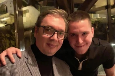 GLEDAĆU DA SVOJOJ DECI POSVETIM VIŠE VREMENA: Emotivna objava lidera Srbije (FOTO)