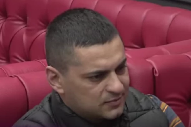 BEBICA SE SLOMIO U PARAMPARČAD I RASPLAKAO! Miljanu VOLIM,  Željko mi pomaže da nadomestim vreme koje ne provodim sa svojom decom! (VIDEO)