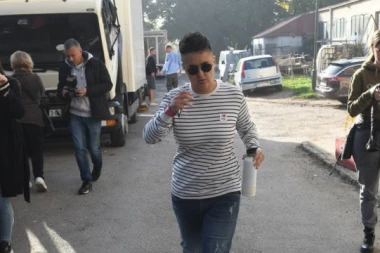 MARIJA ŠERIFOVIĆ PROŠETALA NOVU LIMUZINU: Pevačica  provozala novi automobil vredan 110.000 evra, evo kako izgleda! (FOTO)