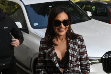 CECA PROMENILA FRIZURU! Ražnatovićka napravila pometnju novom objavom, zbog njene promene javnost ODLEPILA, svi žele isto! (FOTO)