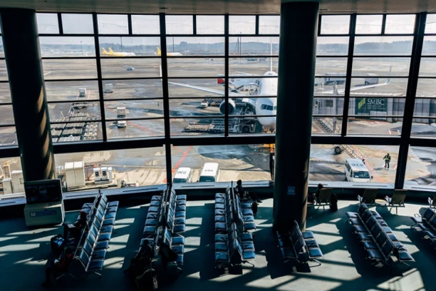 KRAJ DRAME NA NEBU IZNAD SANKT PETERBURGA: Ukinuta zabrana leta - prisustvo NLO ostaje misterija