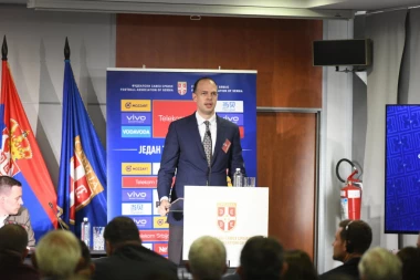 PREDSTAVNIK CRVENE ZVEZDE ODBRUSIO ZEČEVIĆU: Sram Vas bilo za ovako niske udarce! (VIDEO)