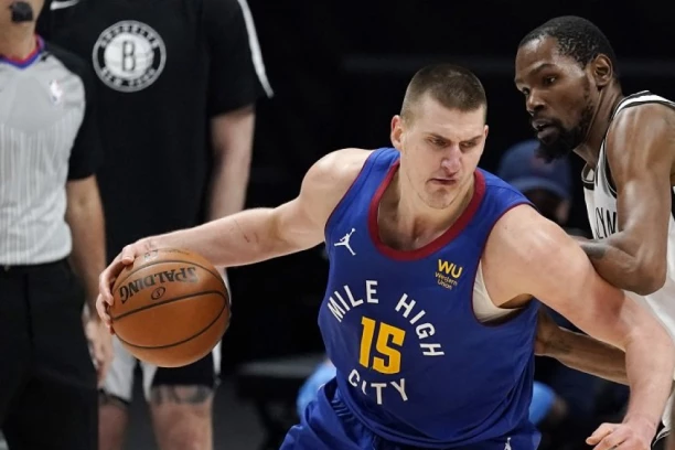 POVREDIO SE MVP NBA LIGE: Navijači STREPE - čeka ga DUŽA PAUZA!