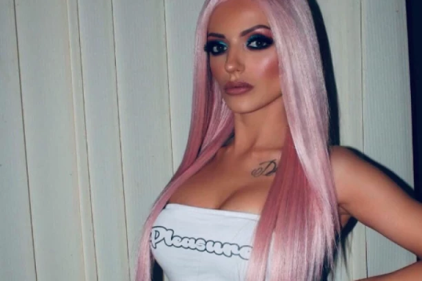 PORODILA SE ZVEZDA GRANDA: Pevačica na svet donela dečaka, pa mu u poslednjem trenutku promenila ime! (FOTO)