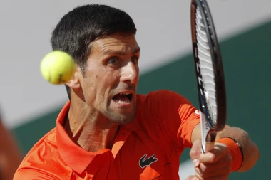 OPOMENA ZA NOVAKA: Đokoviću još BRIDE OBRAZI zbog Rusa!