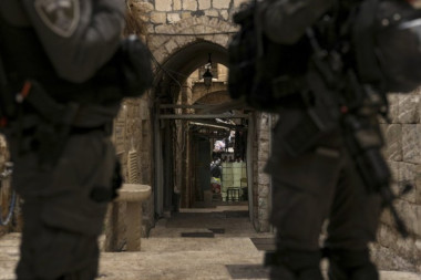 TERORISTIČKI NAPAD U JERUSALIMU! Usmrćeno najmanje SEDAM osoba (VIDEO)