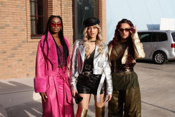 NOVE URAGANKE PRODALE SLOBODU ZA SLAVU: Zbog grupe žrtvuju ljubav i školu! (VIDEO)