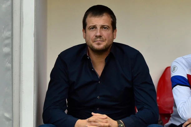 LALATOVIĆ DOBIO PO NOSU: Strateg DRAKONSKI kažnjen posle ISKLJUČENJA!