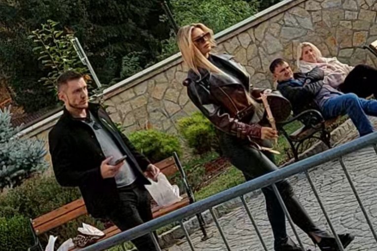 Ivana Nikolić u manastiru Tumane