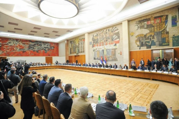 VLADA SRBIJE USVOJILA PAKET MERA DOGOVORENIH U RAŠKI: Odnose se na zaštitu prava Srba i obuhvataju pet tačaka!