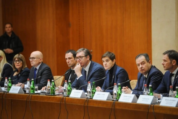 NOVE UREDBE VLADE SRBIJE! Evo kako će se ubuduće određivati cene goriva!