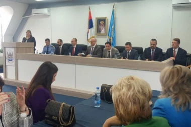 POČEO SASTANAK PREDSTAVNIKA SRBA SA KiM! Razmatraju se naredni potezi!