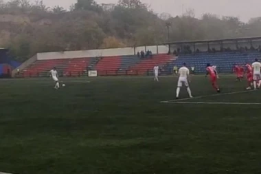 TREĆOM BRZINOM DO LIDERSKE POZICIJE: Traktoristi preslišali kruševačke Gumare u derbiju kola! (FOTO GALERIJA)