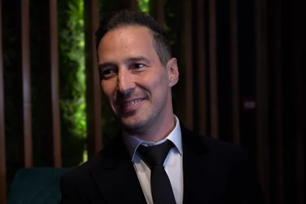 INCIDENT NA NASTUPU NAŠEG PEVAČA: Peđa Jovanović otkrio sve detalje!