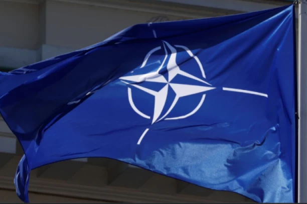 NARUŠEN VAZDUŠNI PROSTOR NATO ZEMLJE! U toku potraga za misterioznim objektom