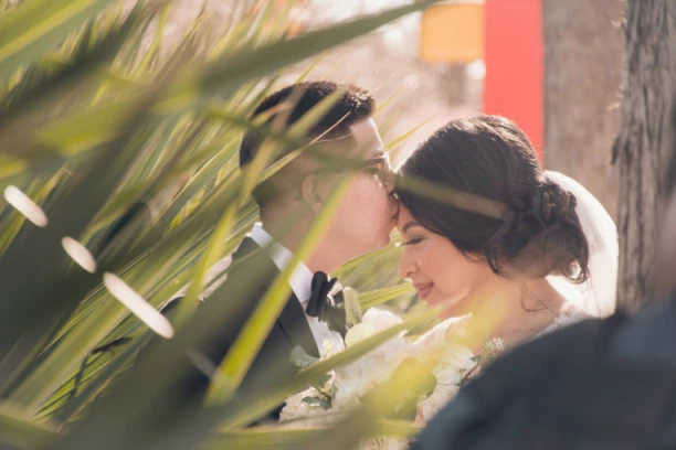 MAJKA JE PUSTILA U TURSKU SA DRUGARICOM, A ONA SE UDALA! Pokazala ogroman prsten, pa svima poručila OVO! (VIDEO)