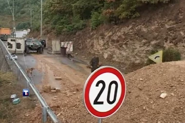 NOVA PROVOKACIJA PRIŠTINE: Specijalci sa dugim cevima stigli na prelaz Brnjak (FOTO)