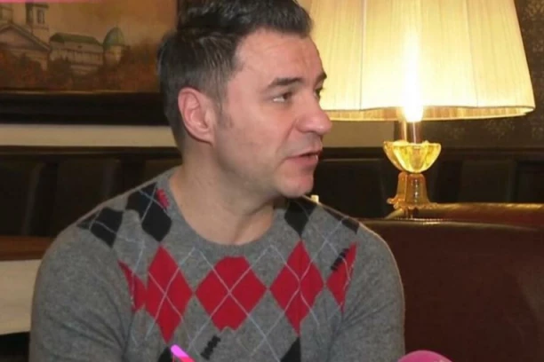 OVAKO JE ISKASAPLJEN NAŠ PEVAČ: Nožem mu RASCEPAO plućno krilo, nakon godina ćutanja otkrio sve detalje KO STOJI iza svega! (FOTO)