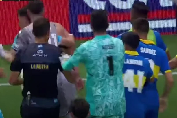 TOTALNI HAOS U ARGENTINI: Finale Superkupa prekinuto zbog 10 crvenih kartona (VIDEO)