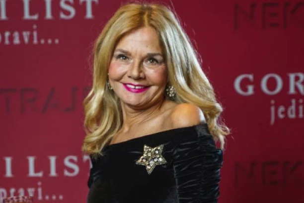 MIRJANA BOBIĆ JE OD STARIH SANDALA NAPRAVI PRAVI TREND LETA: Za 1.700 dinara dobila je pravi UNIKATAN model, svi je pitaju "KAKO"