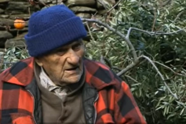 OVAJ ČOVEK JE 40 GODINA ŽIVEO SA RAKOM BEZ BILO KAKVIH PROBLEMA! Još 1976. lekari mu dali još maksimalno DEVET MESECI ŽIVOTA! Da li teorija o "PLAVIM ZONAMA" zaista radi!?