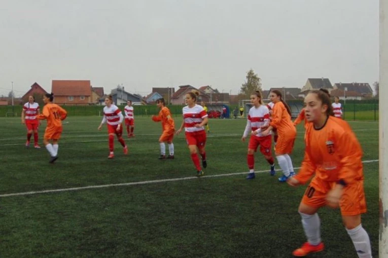 ZA FUDBALSKE ANALE: Čačanska ekipa brojala do 20! (FOTO GALERIJA)