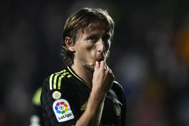 SRPKINJA NIJE POMOGLA HRVATU?! Španci saopštili OČAJNE vesti za Real!