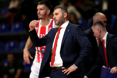 Navijačima Zvezde PREKIPELO! "Delije" ŽESTOKO UDARILE po Vladimiru Jovanoviću! (FOTO)