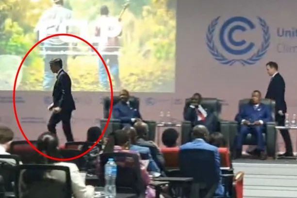 BRITANSKOM PREMIJERU NEŠTO ŠAPNULI NA UVO, ON POBEGAO SA BINE: Šok na Klimatskom samitu u Egiptu, niko ne zna šta se desilo Rišiju Sunaku (VIDEO)