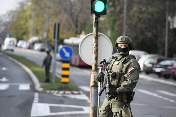 USTANIČKA VRVI OD POLICIJE: Nastavak suđenja veka, Srđan Lalić i Velja Nevolja oči u oči (FOTO)